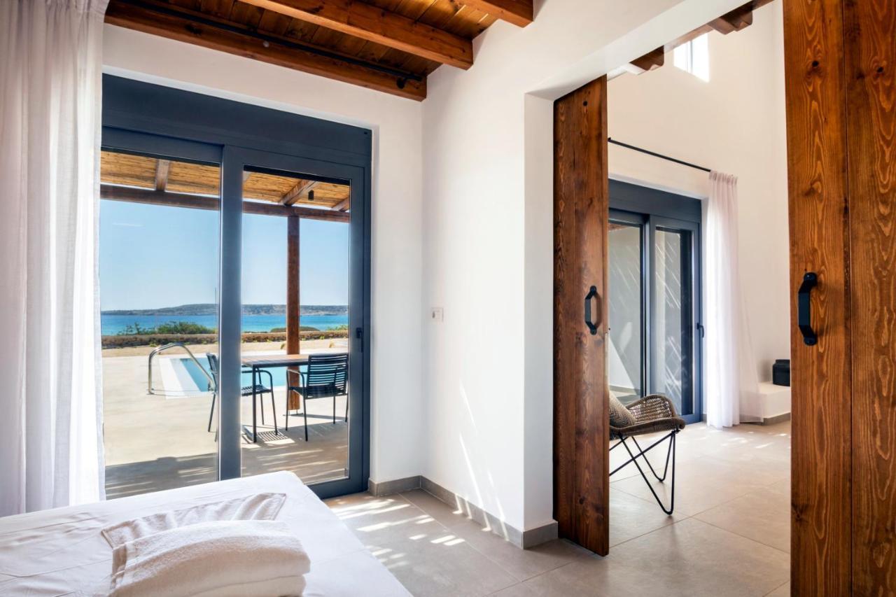 Cato Agro 4, Seafront Villa With Private Pool Afiártisz Kültér fotó